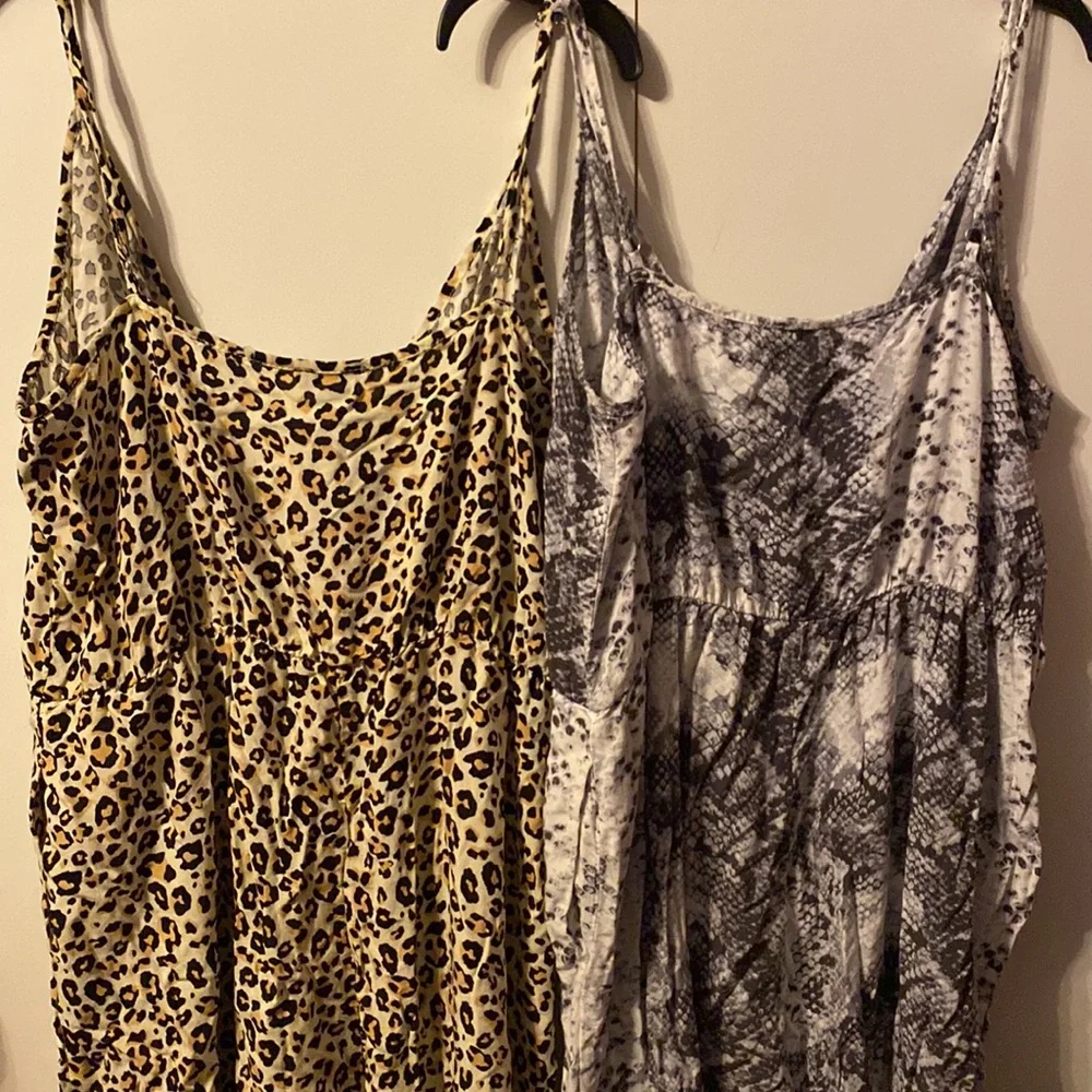 ✨Leopard/Snake Print Jumpsuit Set✨ - Picture 2 of 4